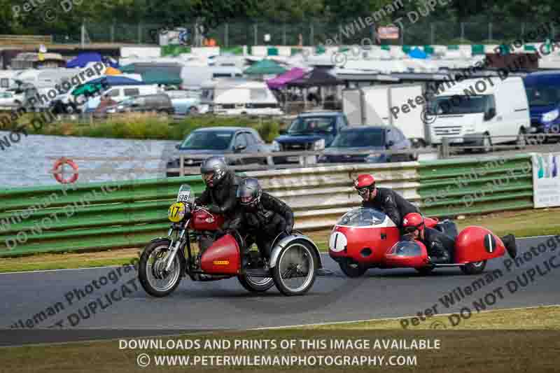 Vintage motorcycle club;eventdigitalimages;mallory park;mallory park trackday photographs;no limits trackdays;peter wileman photography;trackday digital images;trackday photos;vmcc festival 1000 bikes photographs